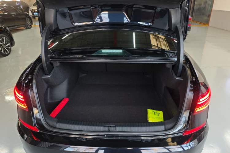 Used Volkswagen Passat 2024 380TSI Dragon Glory Edition
