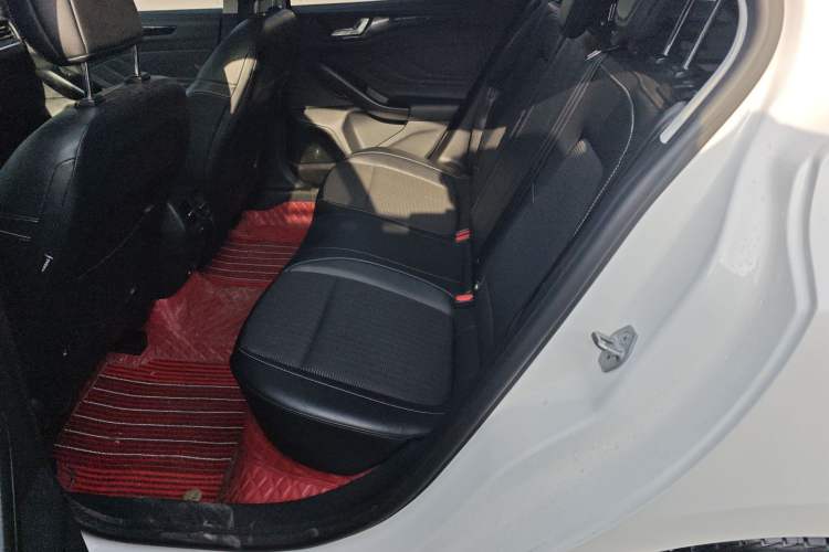 Used Ford Focus 2021 Hatchback EcoBoost 180 Automatic Titanium Edition
