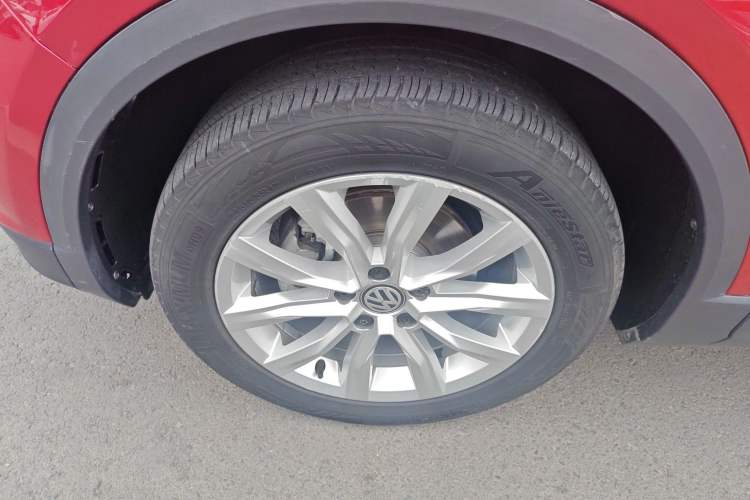 Used Volkswagen T-ROC 2018 280TSI DSG Two-Wheel Drive Advanced Version China V Emission Standard
