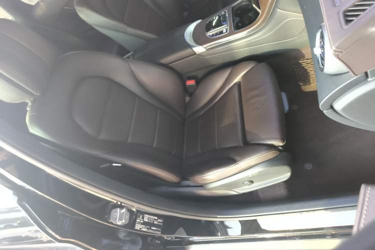 Used Mercedes-Benz GLC 2020 GLC 300 L 4MATIC Dynamic Edition
