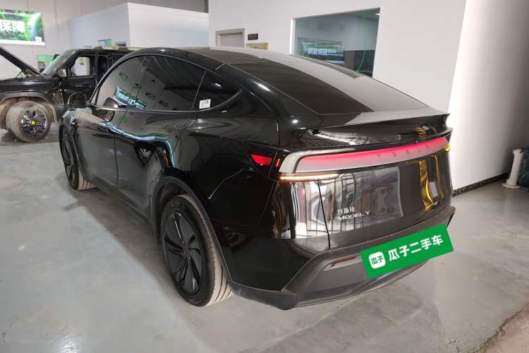 Used Tesla Model Y 2025 Rear-Wheel-Drive Version
