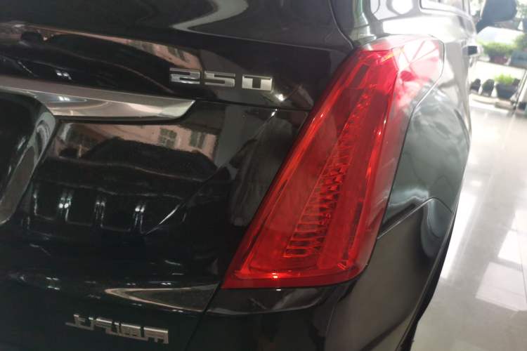 Used Cadillac XT5 2016 25T Luxury Model