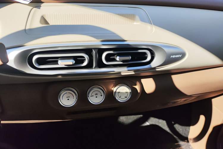 Used Wuling Hongguang MINIEV 2025 Four-Door Version Advanced Edition
