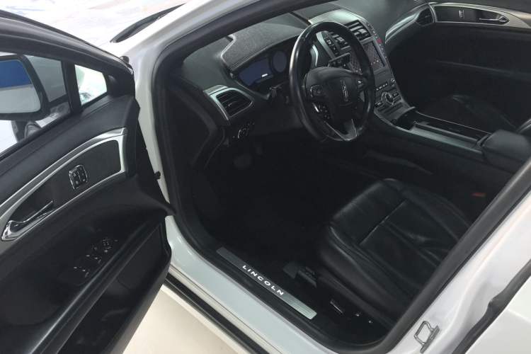 Used Lincoln MKZ 2020 2.0T MONO Limited Luxury Edition MONO WHITE