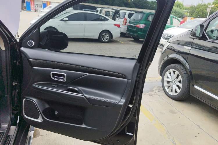 Used Mitsubishi Outlander 2018 2.4L 4x4 Elite Edition 5 Seats
