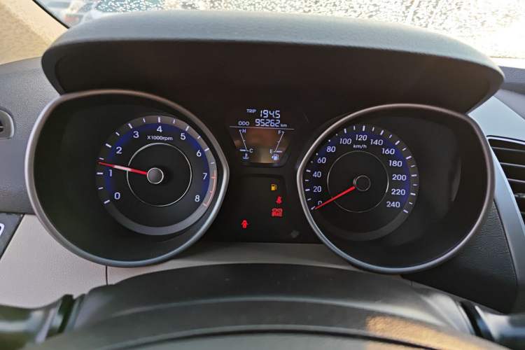 Used Hyundai Elantra 2012 1.6L Manual Fashion Edition