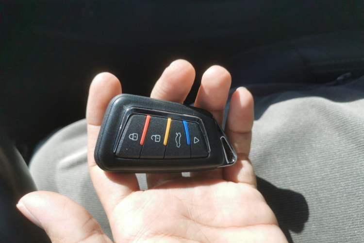 Used Roewe i6 MAX New Energy 2022 EV 500 Grand Touring Edition with Sunroof
