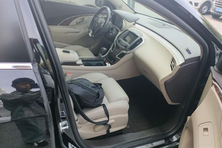 Used Buick LaCrosse 2013 2.4L SIDI Leading Comfort Version
