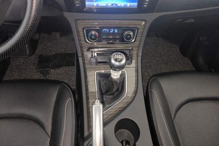 Used Zotye T600 2015 1.5T Manual Luxury Model
