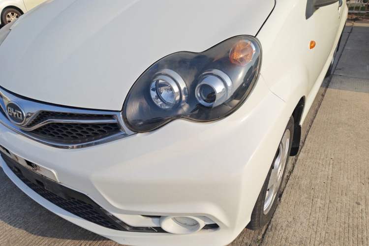 Used BYD F0 2015 1.0L AMT Joyful Cool Model
