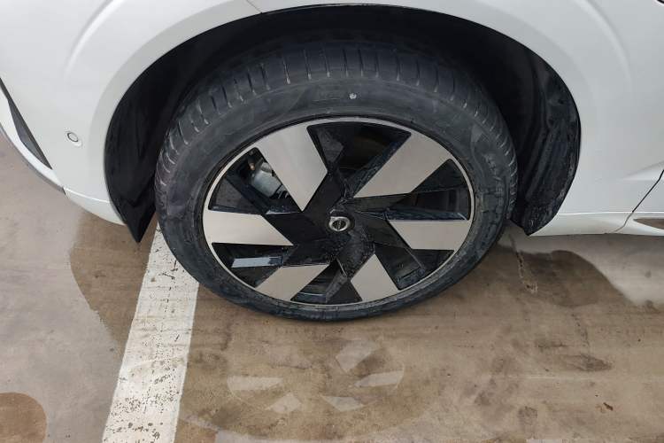 Used Volvo XC60 New Energy 2025 Plug-in Hybrid Long-Range All-Wheel Drive Smart Luxury Edition