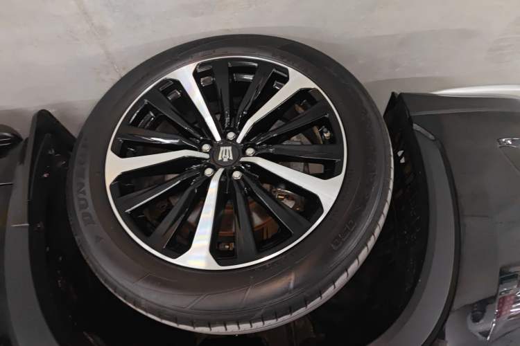 Used Toyota Crown Land Cruiser 2023 2.5L HEV Four-Wheel Drive Flagship Edition
