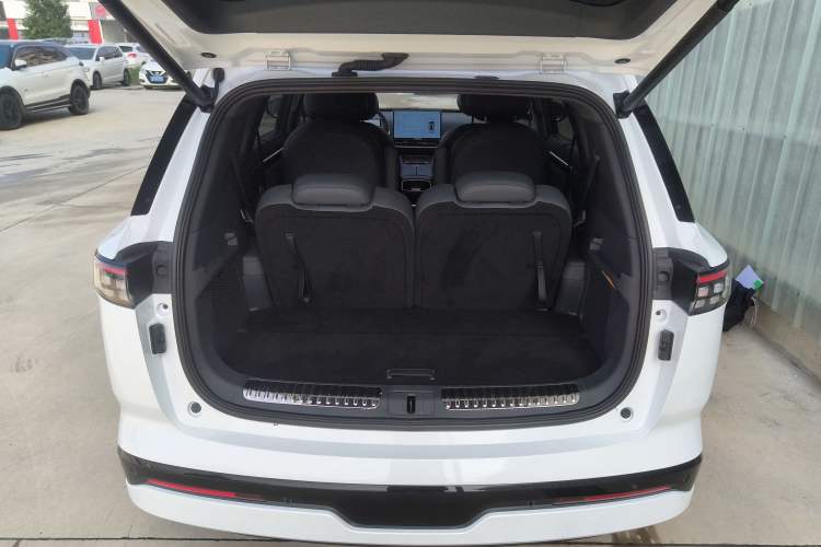 Used  eπ008 2024 636Max All-Electric Version 6 Seats
