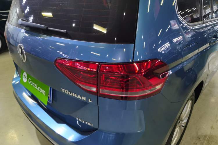 Used Volkswagen Touran 2016 Volkswagen Touran L 280TSI DSG Comfort Edition
