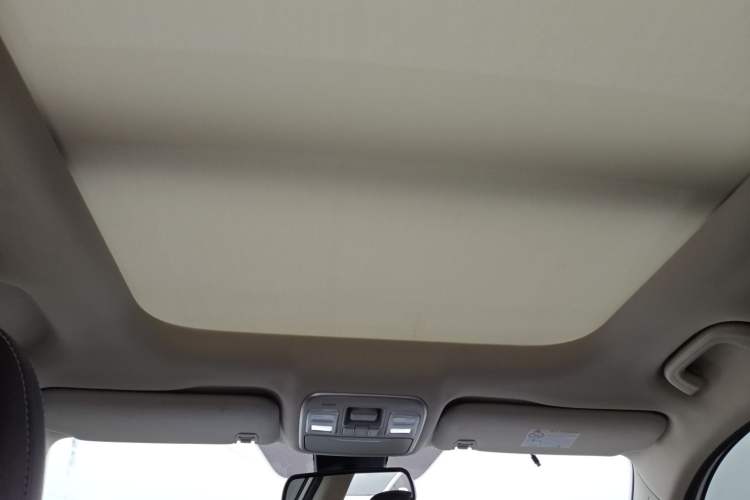 Used Geely Auto Emgrand X7 Sport 2018 1.8TD Automatic Two-Wheel Drive Smart 4G Connected Version
