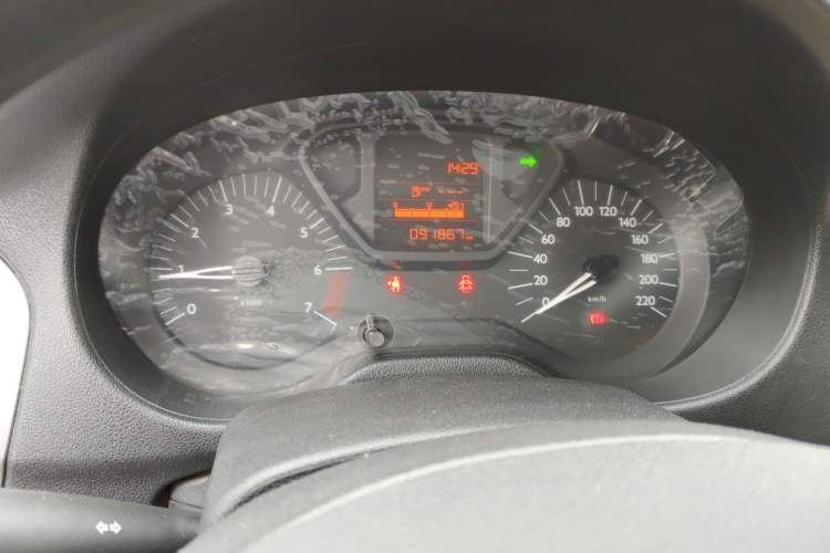 Used Citroen Elysee 2015 Zhishang Edition 1.6L Manual Fashion Model