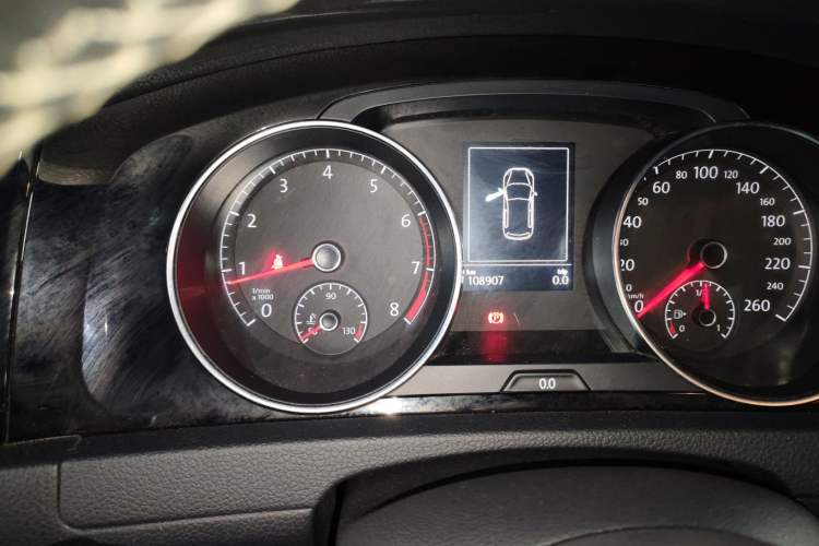 Used Volkswagen Golf 2016 1.4TSI Automatic R-Line
