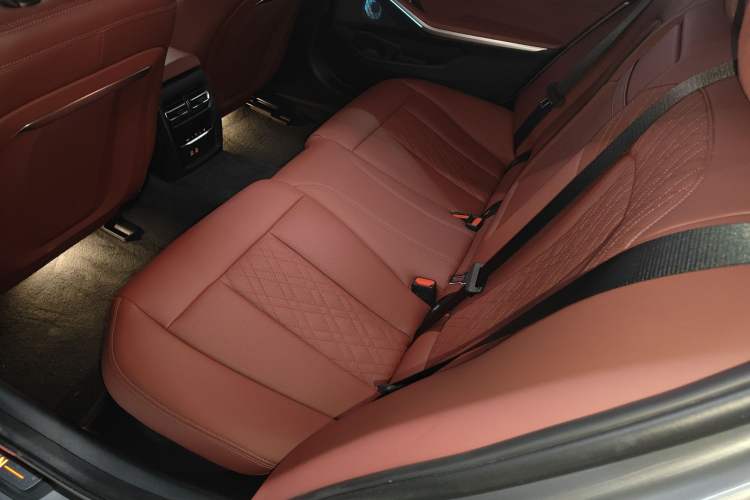 Used BMW i3 2022 eDrive 35 L
