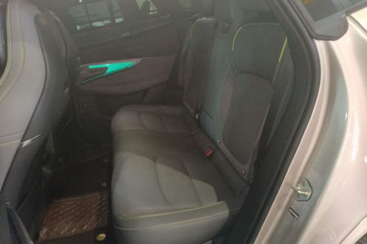 Used Lynk & Co 08 EM-P 2025 120km Long-Range Pro
