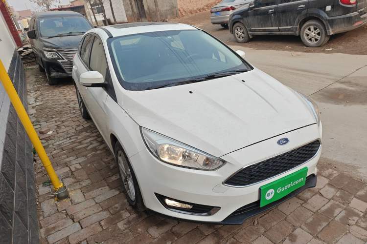 Used Ford Focus 2015 Hatchback EcoBoost 125 Automatic Supreme Style Edition
