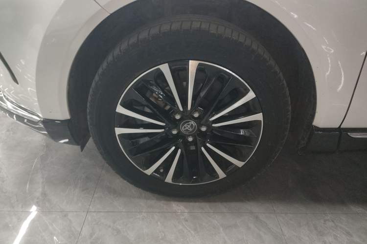 Used Toyota Venza 2023 2.5L Smart Electric Hybrid Dual-Drive Prestige Version
