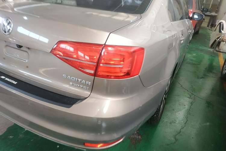 Used Volkswagen Sagitar 2016 230TSI 25th Anniversary Edition
