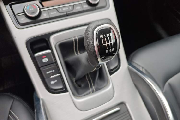 Used Geely Auto Emgrand X7 Sport 2016 2.0L Manual ZhiShang Version