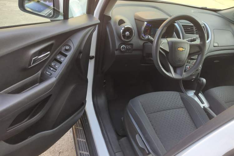 Used Chevrolet Trax 2016 1.4T Automatic Two-Wheel Drive Comfort Version with Sunroof
