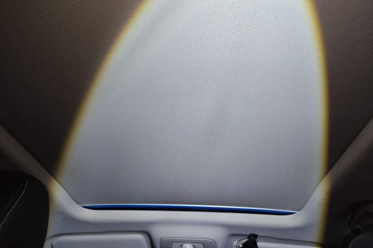 Used Roewe RX5 2016 20T Two-Wheel Drive Automatic Internet Smart Edition