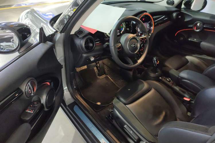 Used MINI MINI 2023 2.0T COOPER S Artist