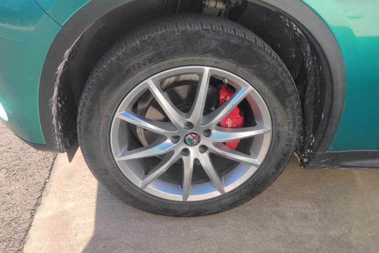 Used Alfa Romeo Stelvio 2017 2.0T 200HP Luxury Edition
