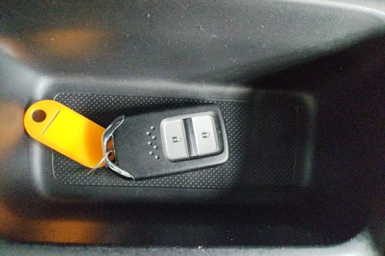 Used Honda LIFE 2021 1.5L CVT CRO-SS Fun Edition
