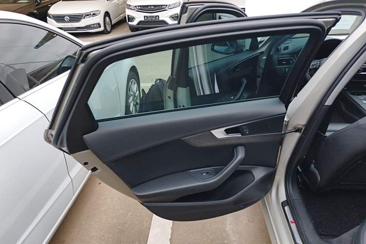 Used Audi A4L 2018 30th Anniversary Edition 40 TFSI Fashion Model
