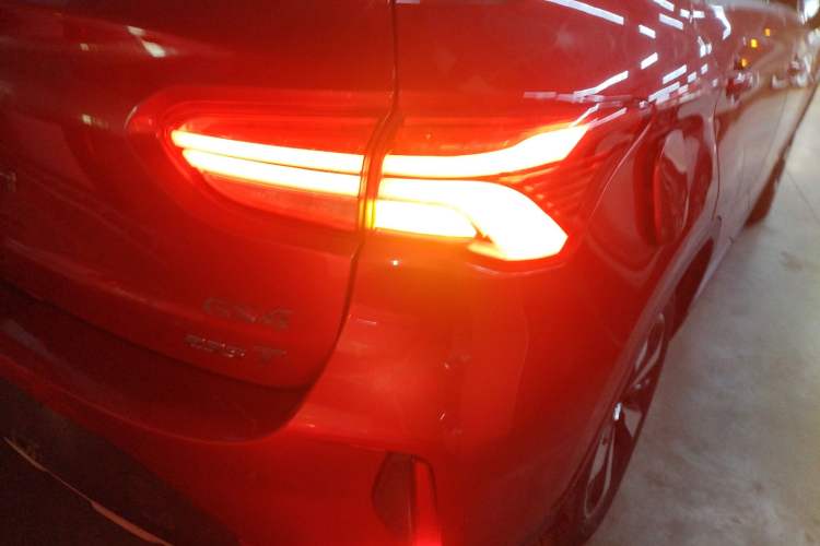 Used GAC Trumpchi GS4 2018 235T Automatic Two-Wheel Drive Luxury Smart Connectivity Millionth Anniversary Edition
