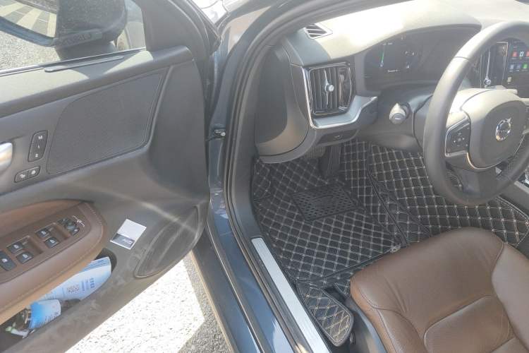 Used Volvo S60 2024 B4 Zhiyi Luxury Edition
