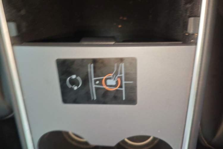 Used Tesla Model Y 2022 Long-Range All-Wheel-Drive Version
