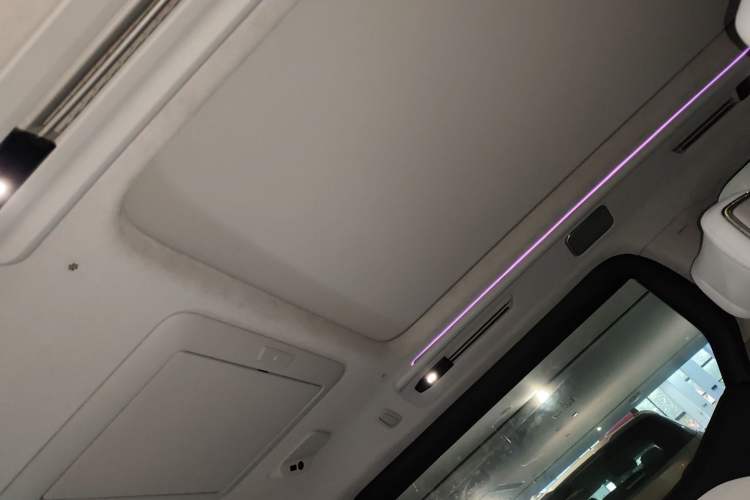 Used Volvo EM90 2025 Ultra Six-Seater