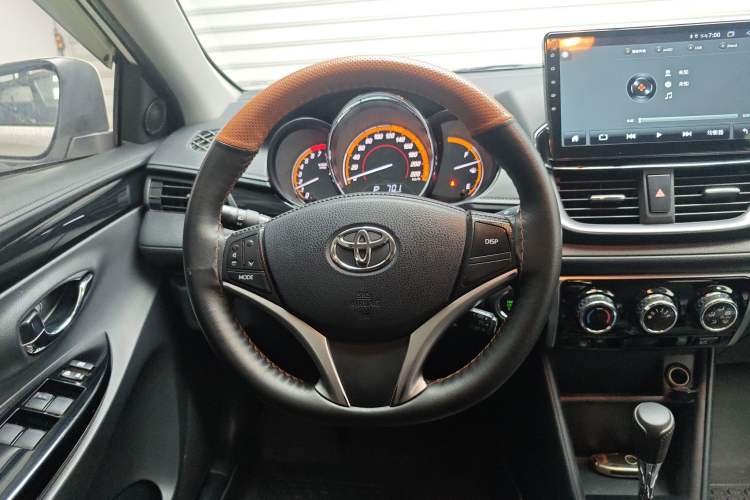 TDK.VehicleDetails.img