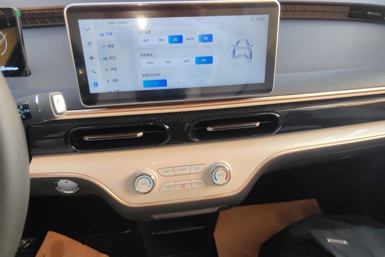 Used Cowin October 2025 Mate 410 km Surfing Edition
