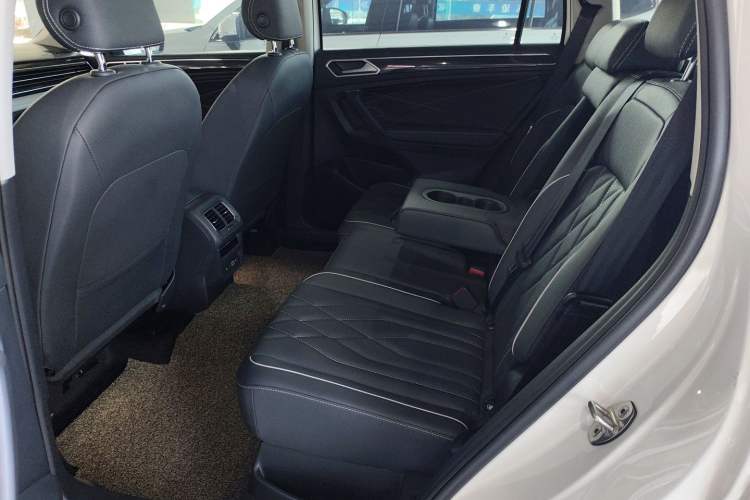 Used Volkswagen Tiguan L 2022 330TSI Automatic Two-Wheel Drive Smart Edition
