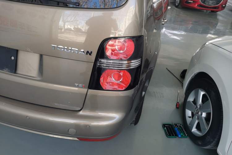 Used Volkswagen Touran 2015 1.4T DSG Comfort Edition 5 Seats
