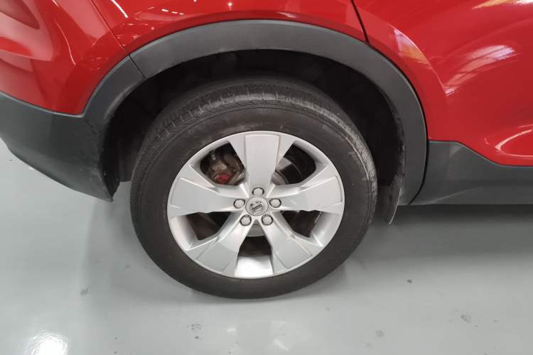 Used Volvo XC40 2019 T4 4x4 Midday Lava Red
