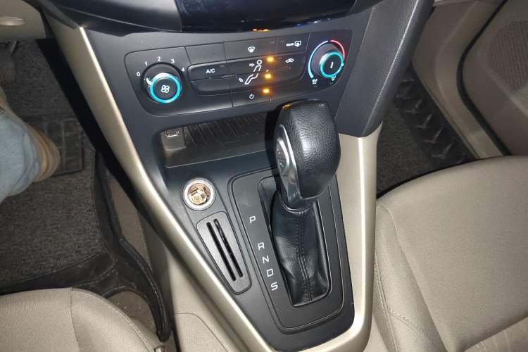 Used Ford Focus 2015 Sedan 1.6L Automatic Comfort Model
