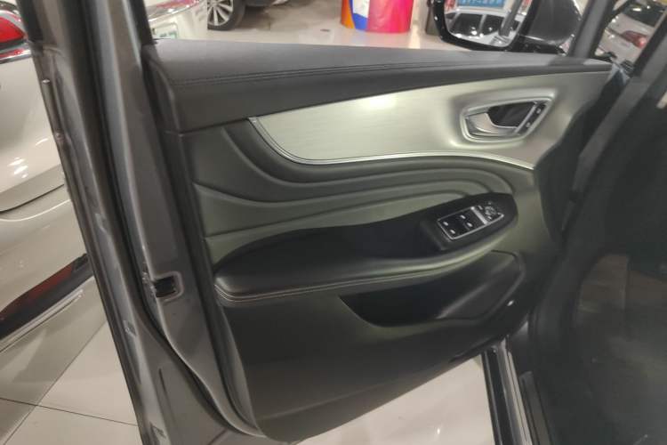 Used Roewe iMAX8 2021 400TGI Supreme Series Lu Zun Edition
