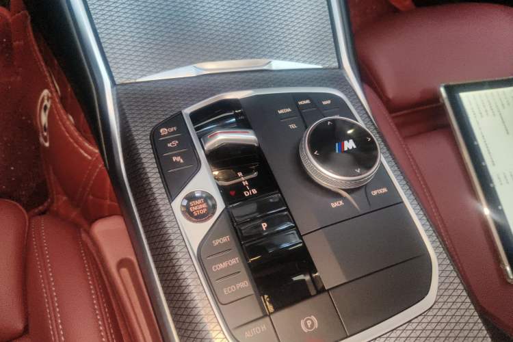 Used BMW i3 2023 eDrive 40 L Midnight Sports Package
