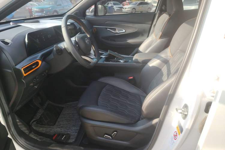 Used Changan UNI-T 2022 1.5T Prestige Version
