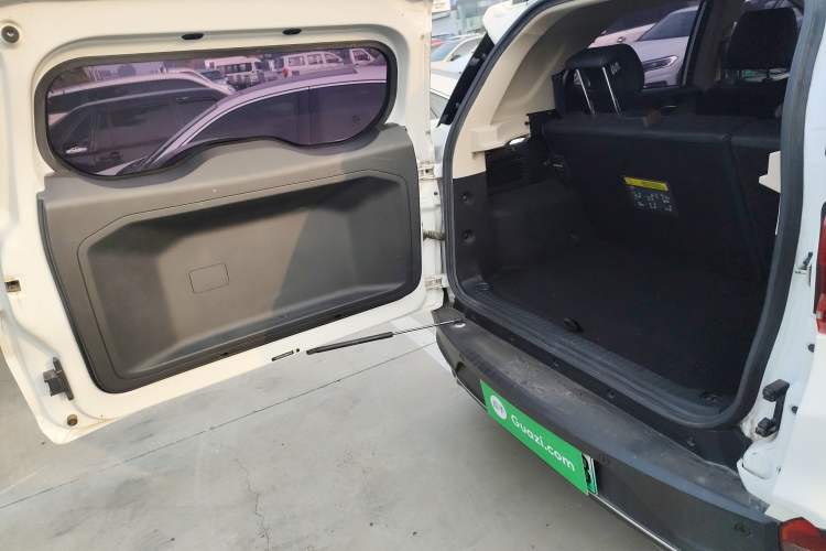 Used BYD Yuan New Energy 2019 EV535 Smart Connect Trendsetting Model
