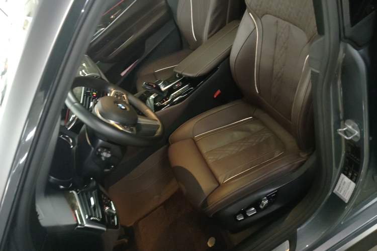 Used BMW 6 Series GT 2018 640i xDrive M Sport Package