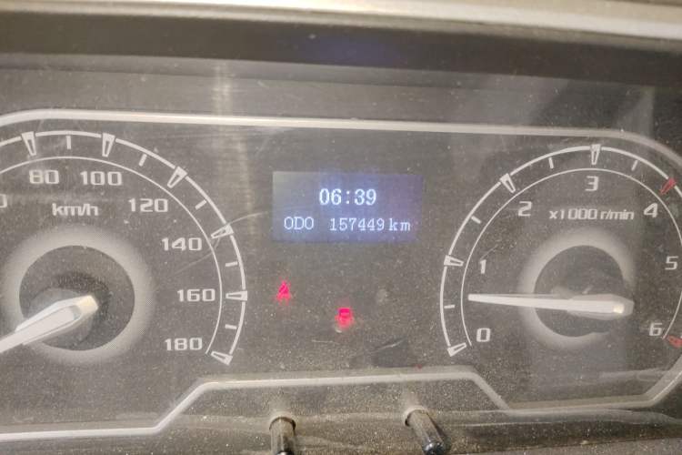 Used SAIC MAXUS Xintu V80 2023 2.0T Manual Classic Aoyuntong Power Version Long Wheelbase Mid-Roof Design 6/7/8/9-Seater