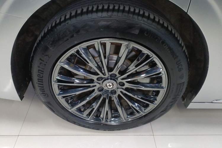 Used VOYAH Dream 2024 PHEV Extended-Range Premium Edition
